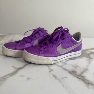 Nike Women’s Sweet Classic low top fashion sneakers size 8 purple shoes